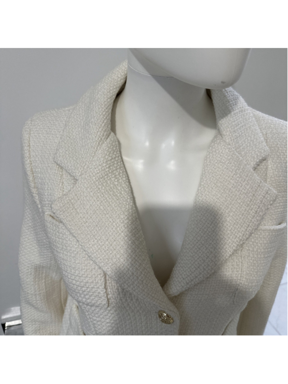 Women Skirt Suit Ivory Size Medium Gold Bottom 2 Piece Jacket - Picture 7 of 16